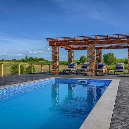 Mazurskie فيلة Bogacko